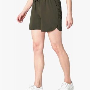 NWT Mondetta Stretch Woven Pull On Shorts. Size L